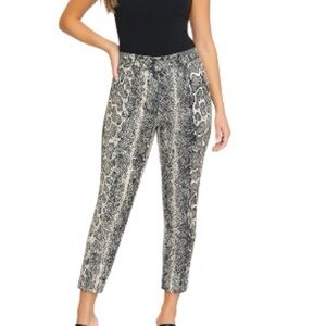 Peter Nygard Black & White Animal Print Ankle Pants | Size 10